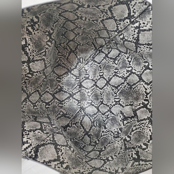 Vegan Leather & Faux Snake Skin Reversible Tote and Wristlet/Wallet - Picture 9 of 12